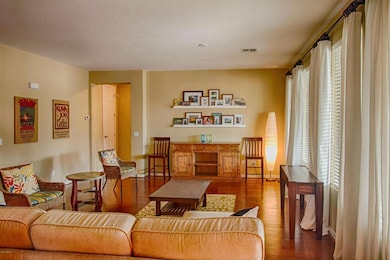 2431 N Casa Grande Ave-10[1]