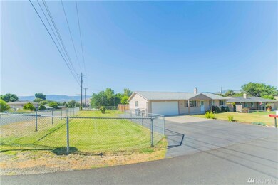 1106 9th St NE, East Wenatchee, WA 98802 - photo 6