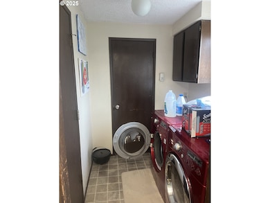 4554 Woodsboro St, Eugene, OR 97402 - photo 7