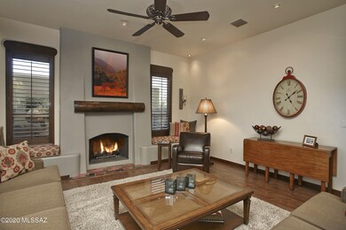 Living Room w/gas fireplace