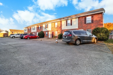 284 Raleigh Dr unit E, Clarksville, TN 37043 - photo 3