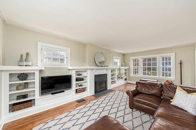 a 2050 Fairfax Road-003