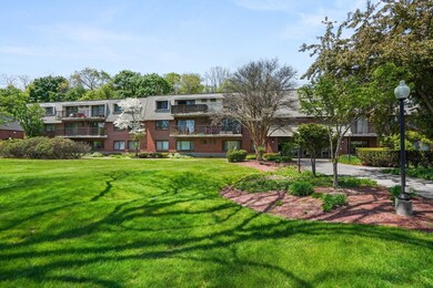 575 Broad St unit 204, East Weymouth, MA 02189 - photo 2