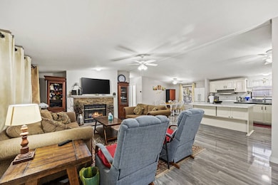 125 Los Robles St, Arlington, TX 76006 - photo 5