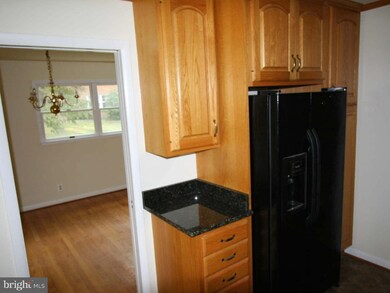 1103 Roberta Ct, McLean, VA 22101 - photo 5