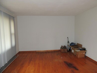 103 S Coventry Dr, Anderson, IN 46012 - photo 2