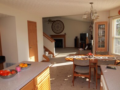 9203 Cambrian Commons Dr, Columbus, OH 43240 - photo 7