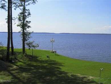 004_Views of the Neuse River