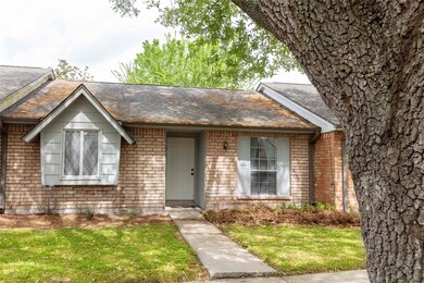 3740 Laura Leigh Dr unit 3740, Friendswood, TX 77546 - photo 2