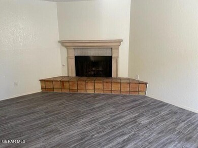 10600 Springwood Dr unit C, El Paso, TX 79935 - photo 2