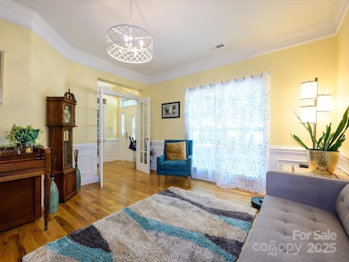 Living Room (Sitting room)