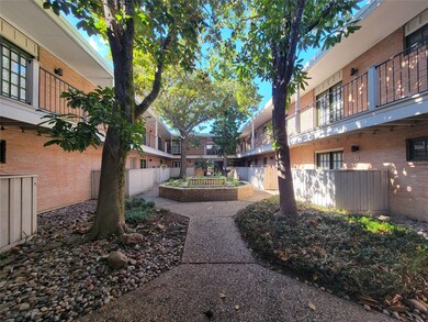 1801 Cortlandt St unit 20, Houston, TX 77008 - photo 2