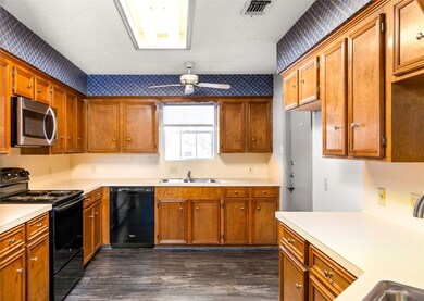 804 Golfview Dr, Richmond, TX 77469 - photo 7