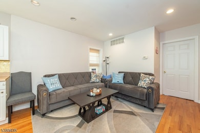 76 Mohawk Ave, Hawthorne, NJ 07506 - photo 4