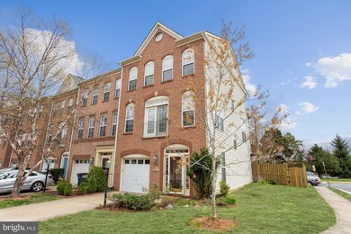 13617 Flying Squirrel Dr, Herndon, VA 20171 - photo 2