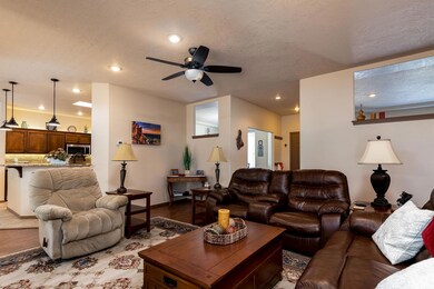 800 Shadowood interior-3