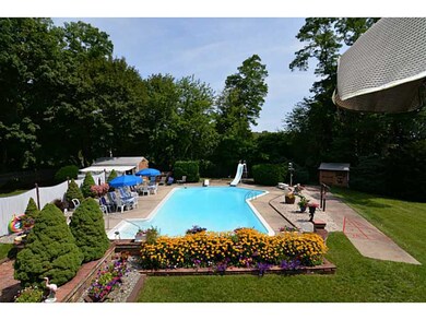 Swimming Pool/Hot Tub/Sauna.