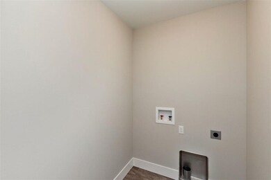 2109 Shady Grove Rd SW, Cedar Rapids, IA 52404 - photo 6