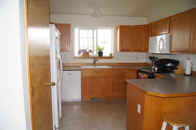 515 E Norma Lee Ave, Medical Lake, WA 99022 - photo 3