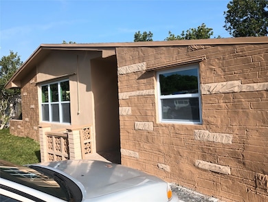 7836 Meridian St, Miramar, FL 33023 - photo 2