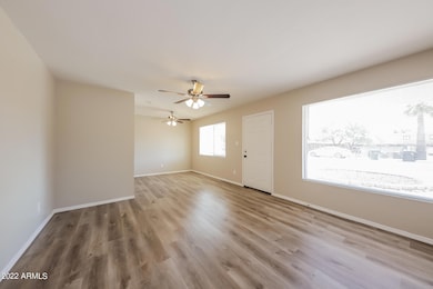 002-photo-living-room-11248507