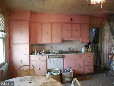 340 S Main St, Spring City, PA 19475 - photo 5