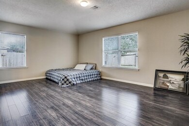 4305 Brazos Bend Dr, Pearland, TX 77584 - photo 4