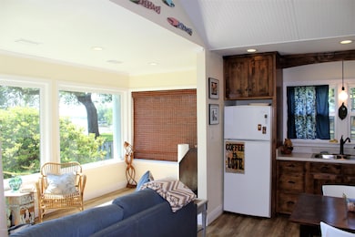 Sunroom/Kitchen