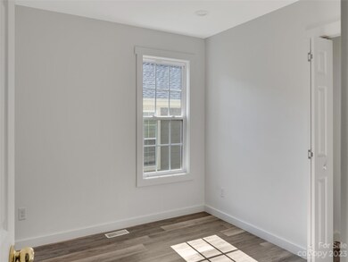 943 W Chapel Rd, Asheville, NC 28803 - photo 6