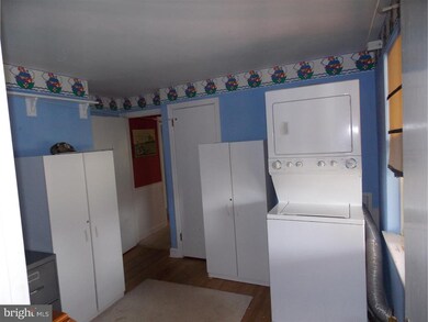 1812 Carson Dr, Norristown, PA 19403 - photo 6