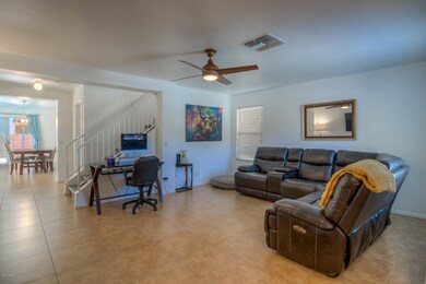6 Living Room photo a