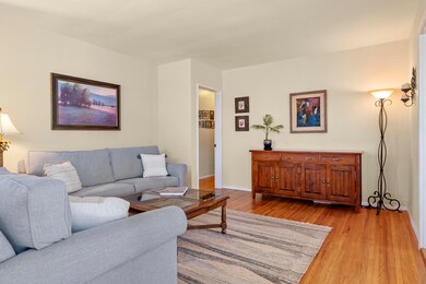 UpmarketMedia-2694Bea-24