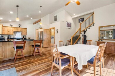 44-Dining Area
