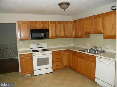 1195 Hillside Rd, Pasadena, MD 21122 - photo 2