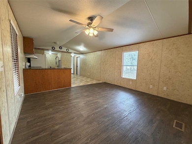 1003 Nunez St, Beasley, TX 77417 - photo 2