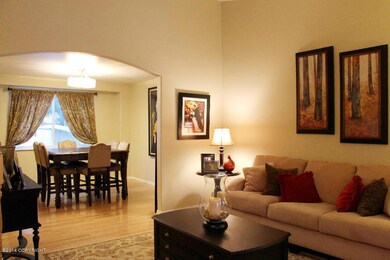 Living Room to dining
