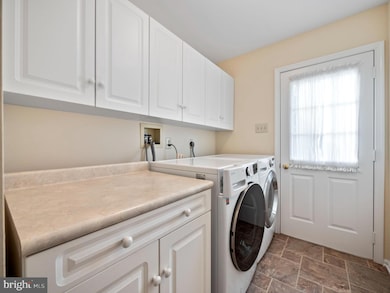 4506 Country View Dr, Doylestown, PA 18902 - photo 6