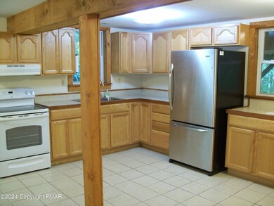 5239 Goldenrod Ave, Gouldsboro, PA 18424 - photo 4