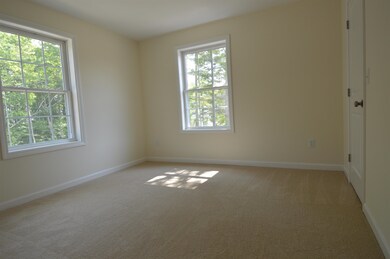 48 Ida Cir unit 310-22, Rochester, NH 03868 - photo 7