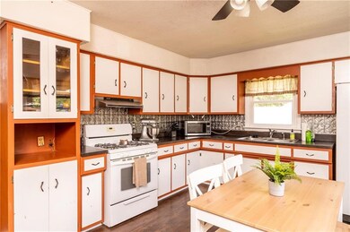 1205 E 26th St, Muncie, IN 47302 - photo 6