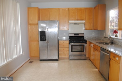 7116 Ladd Cir, Frederick, MD 21703 - photo 5