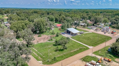 204 E 3rd St, Urich, MO 64788 - photo 7