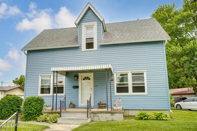 610 Bellefontaine St, Wapakoneta, OH 45895 - photo 2