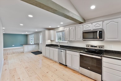 50 Sebbins Pond Dr, Bedford, NH 03110 - photo 6