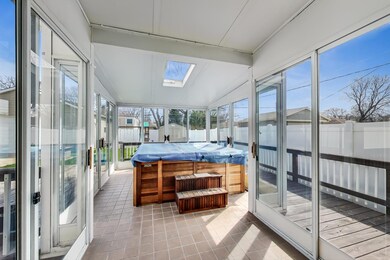 2101 Westview Dr, Des Plaines, IL 60018 - photo 6