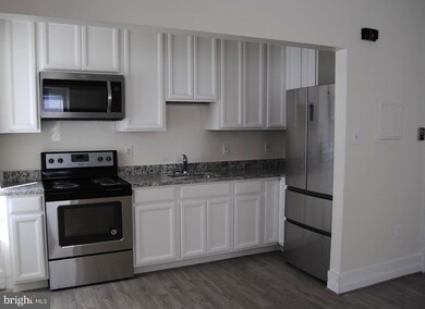 202 N Potomac St unit . 6, Hagerstown, MD 21740 - photo 2