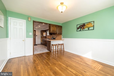 729 Fernwood St, Bethlehem, PA 18018 - photo 5