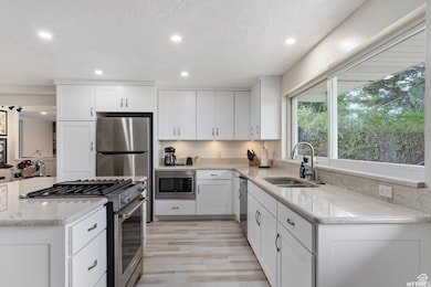 27 W Princeton Dr, Midvale, UT 84047 - photo 3