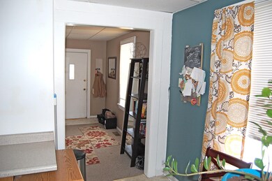 112 dining to living