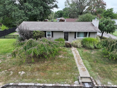 226 W Terminal St, Albion, IL 62806 - photo 2